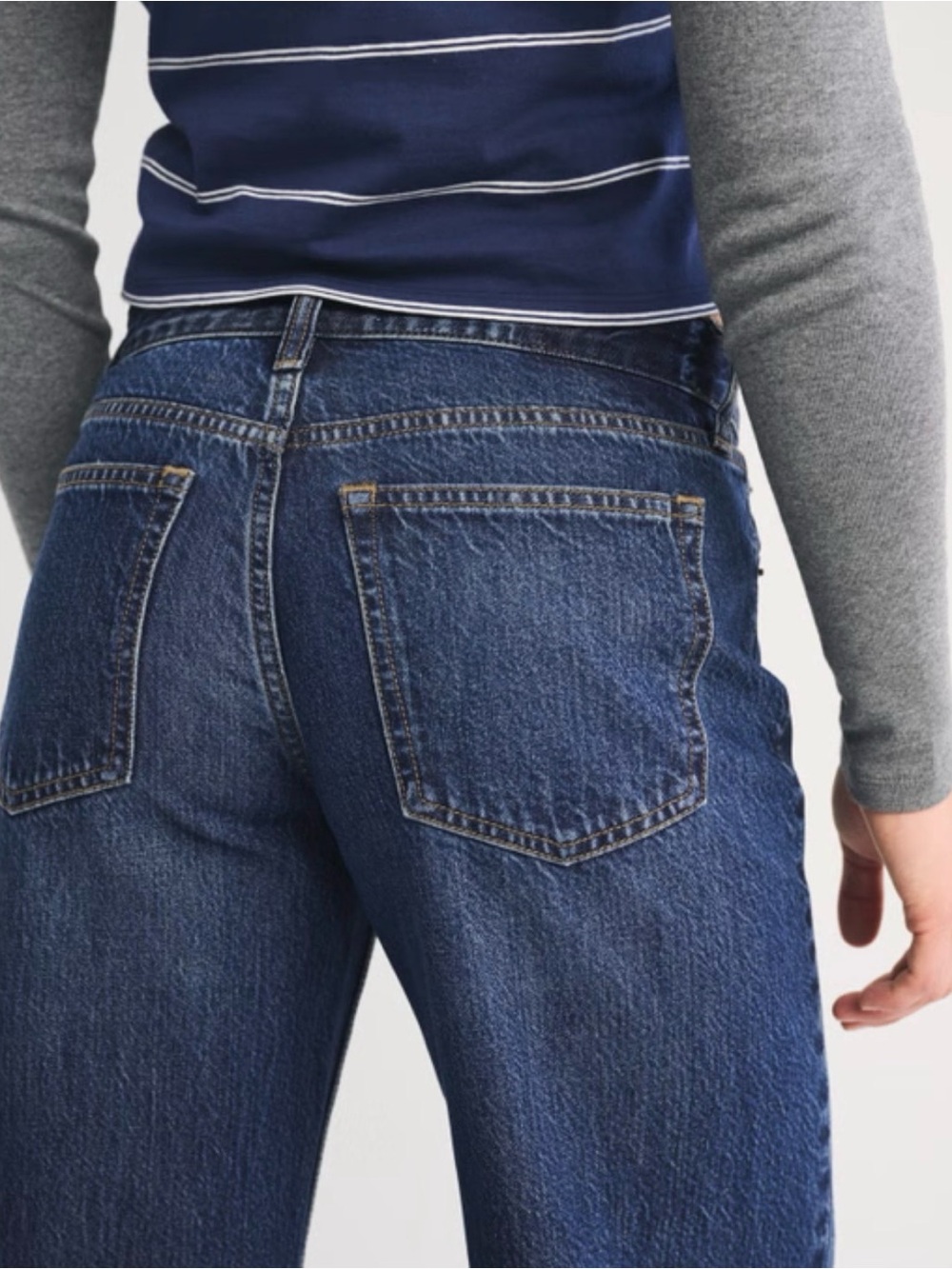Low Rise Ultra Loose Jean - Picture 4 of 6